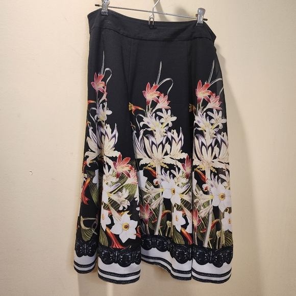 SOFT SURROUNDINGS Black floral A line midi Skirt size PM - Picture 1 of 10